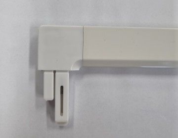 Kunststof hoek universeel profiel gemonteerd