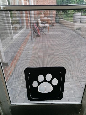 Kattenluik in petscreen (voorbeeld)